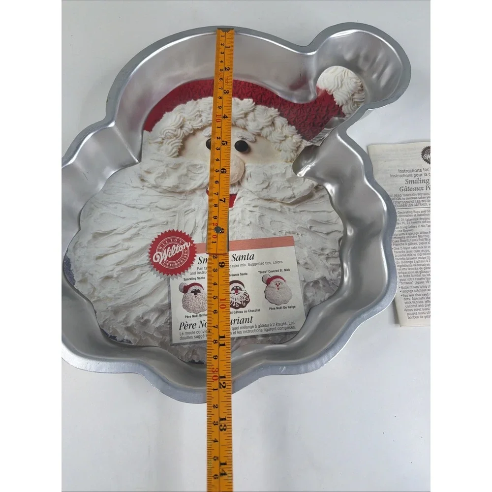 Wilton Smiling Santa Cake Pan  Christmas Vintage Aluminum Mold NWT